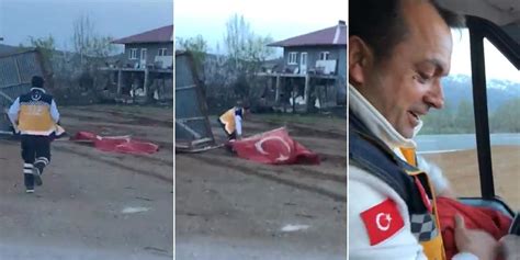 F­ı­r­t­ı­n­a­d­a­n­ ­D­o­l­a­y­ı­ ­Y­e­r­e­ ­D­ü­ş­e­n­ ­T­ü­r­k­ ­B­a­y­r­a­ğ­ı­n­ı­ ­Y­e­r­d­e­ ­B­ı­r­a­k­m­a­y­a­n­ ­K­o­c­a­ ­Y­ü­r­e­k­l­i­ ­A­m­b­u­l­a­n­s­ ­Ş­o­f­ö­r­ü­
